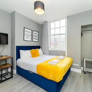 Modern Studio Next To Beach I Smart Tv I King Size Bed Brighton